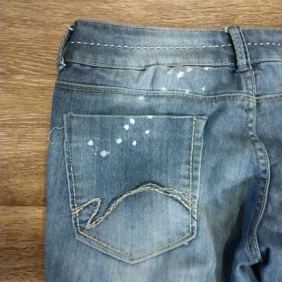 Mudd Bleached Ripped Cropped Jegging - Picture 10 of 13